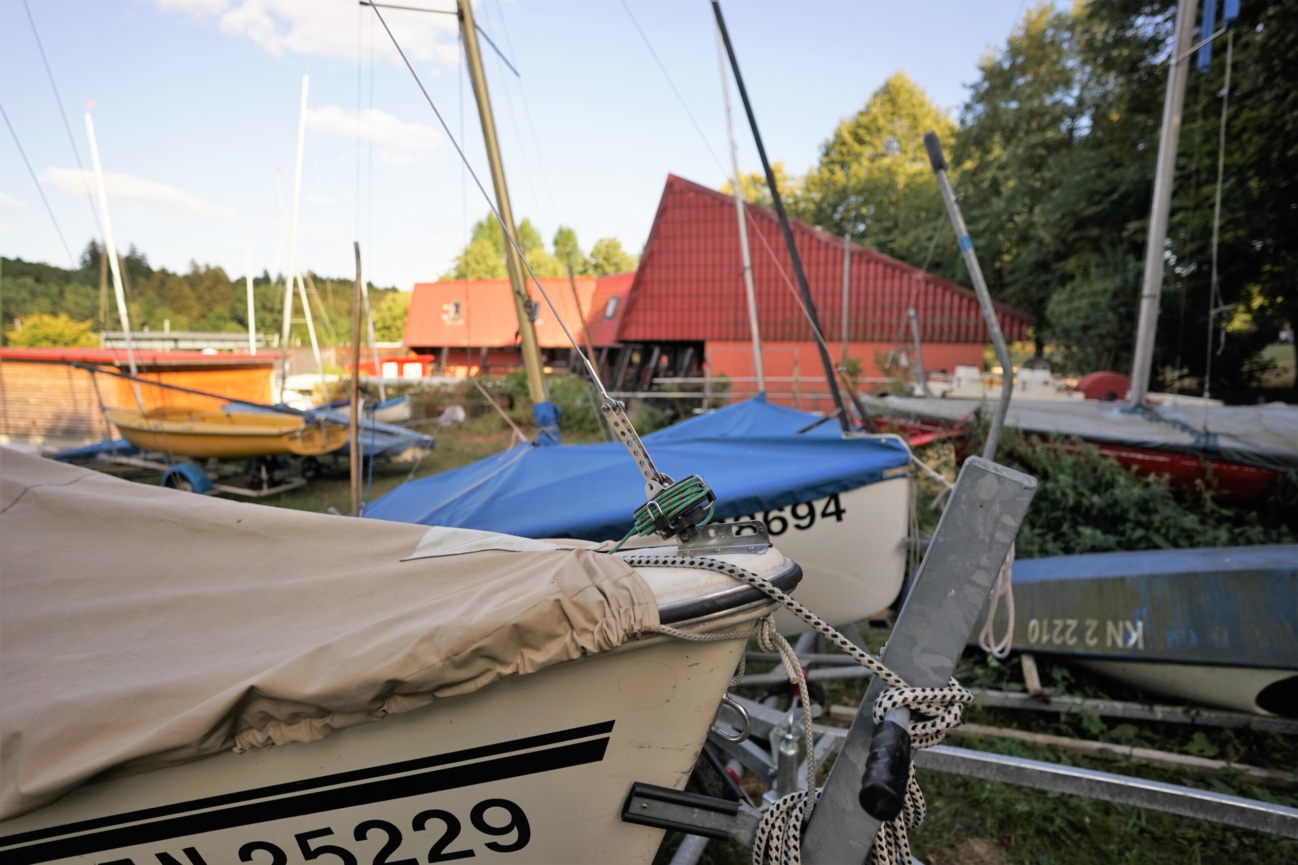 Boote am Vereinsheim